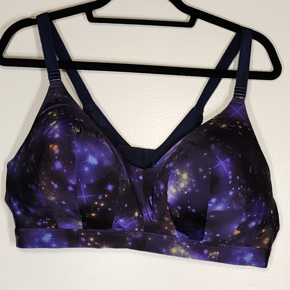Torrid Wire-free Blue Galaxy bra size 44D EUC